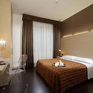 Paris 3*, Mestre Italien